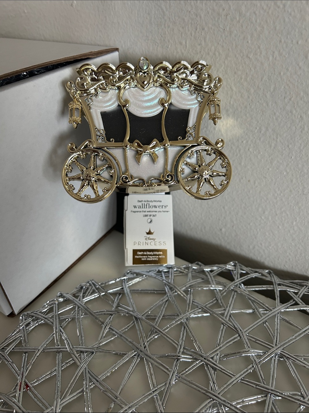 Bath & Body Works Gold & White Disney Princes Carriage Projector Wallflower Plug
